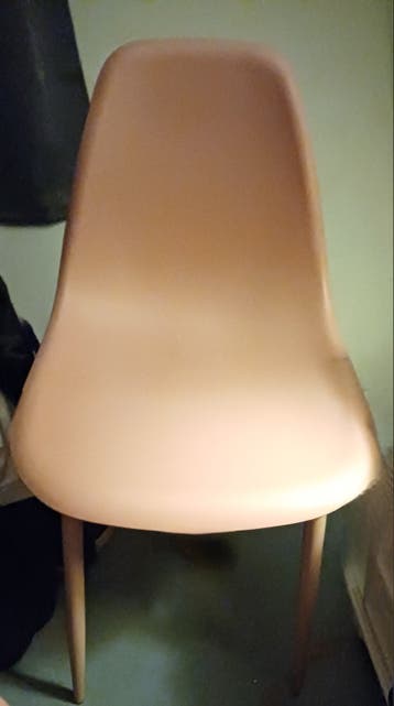 GRATIS... Oudroze Kunststof stoel