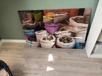 Schilderij kruidenmarkt van glas