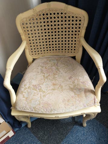 Witte rotan fauteuil gratis af te halen