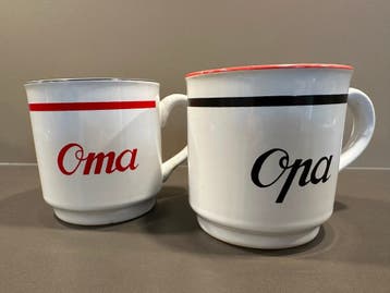 Twee opa en oma mokken