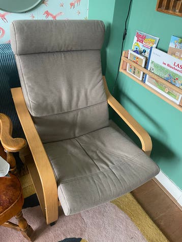 Gratis: fijne ikea leunstoel fauteuil met houten frame