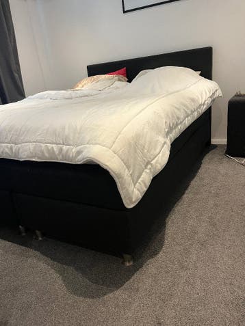 Bed, boxspring