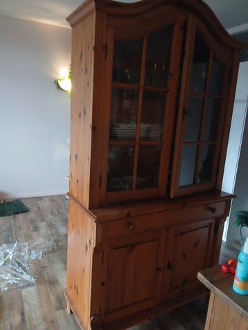 Mooie houten vitrinekast / buffetkast in uitstekende staat