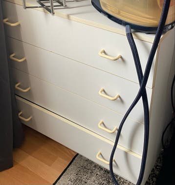 Witte ladekast met 4 laden, zsm gratis ophalen