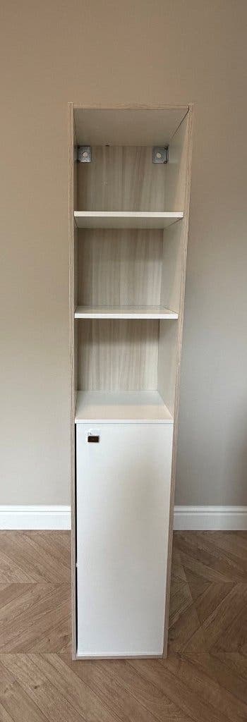 Kastje voor in de badkamer