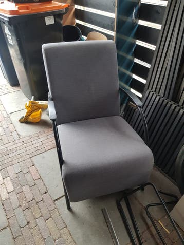 Gratis fauteuil met klein defect aan armleuning