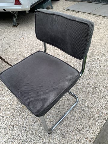 Vintage stoel met ribfluwelen bekleding en chromen frame