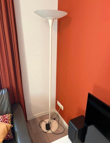 GRATIS! Staande witte lamp incl fitting