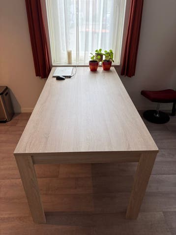 GRATIS! Eettafel 180x90 cm.