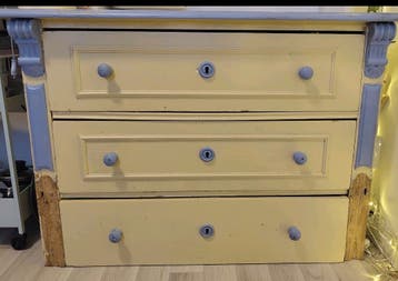 Yellow and blue cupboard