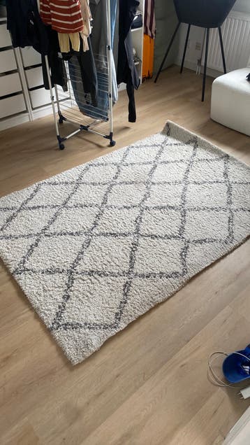 Gratis af te halen: Vloerkleed 135 x 200 cm