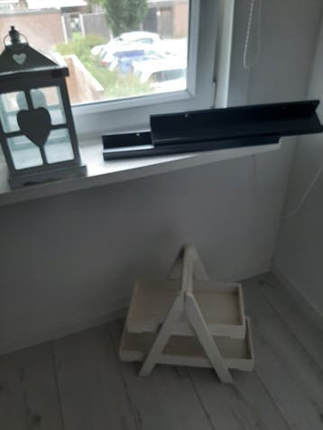 2 wandplankjes-etagére-kaarsenhouder