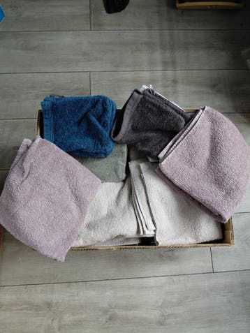 Doos vol badtextiel - gratis