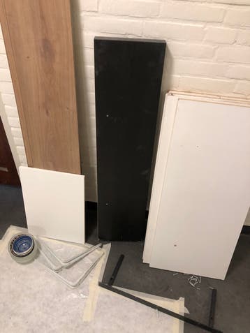 Zwarte muurplank gratis