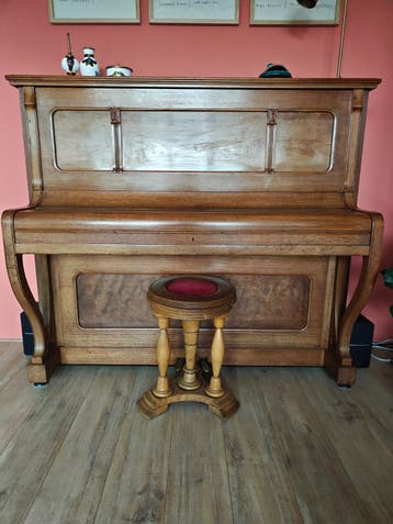 Gratis op te halen: Antieke piano Acker & Feldrappe (Jena)