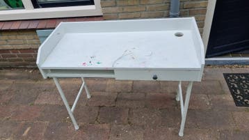 Gratis Wit bureau met opbergruimte (Ikea Hauge)