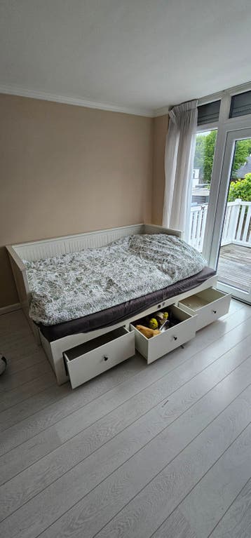 Bedbank ikea gratis afhalen ex matras.