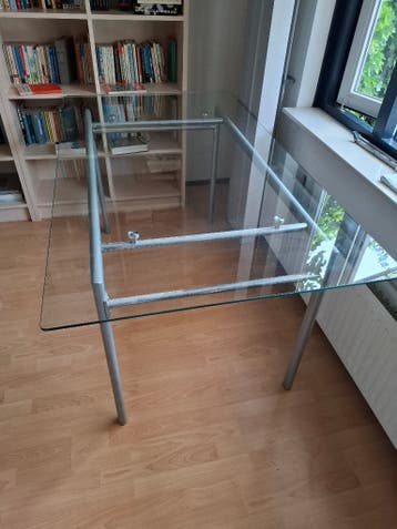 Glazen (eet)tafel