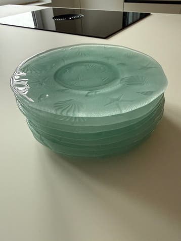 8 glazen gebaksbordjes
