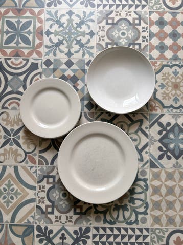 IKEA borden set: 4 grote, 4 lunch, 2 diepe borden