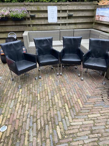 4 leren stoelen