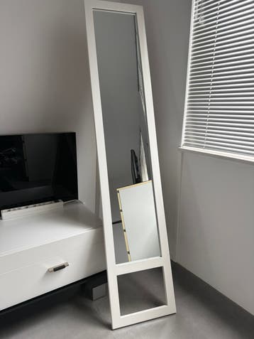 Witte passpiegel / staande spiegel