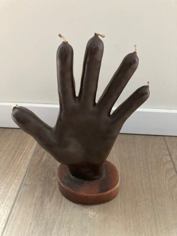 Kaars in de vorm van een hand