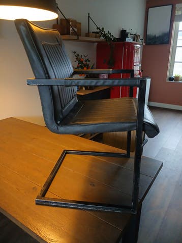 4 eetkamers stoelen