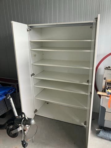 Witte kast met planken - Ideaal voor opslag
