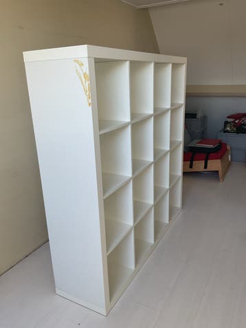Witte Kallax kast met 16 vakken - IKEA