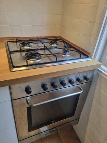 Gratis: Ikea Whirlpool Gasfornuis en Oven - Inbouw 60 cm nis