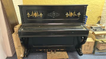 Antieke piano