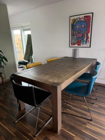 GRATIS OPHALEN: Eettafel zonder stoelen