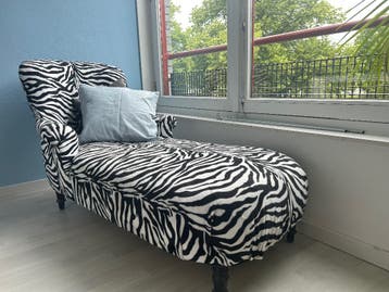 chaise longue / bank
