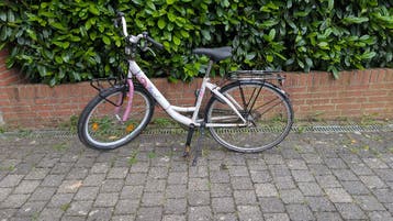 meisjesfiets en vouwfiets