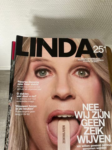 Grote stapel Linda magazines op te halen voor fies wijn