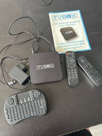 TV Box Pro met afstandsbedieningen en mini-toetsenbord