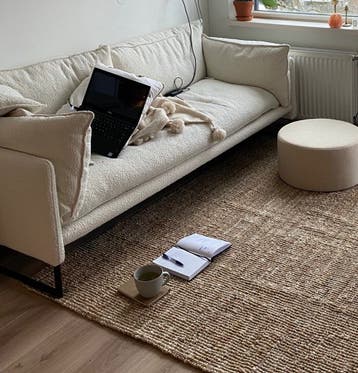 Beige tweezits bank (gratis)