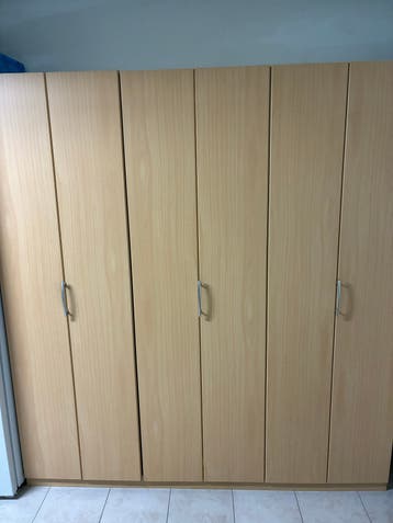 Ruime kledingkast met planken - 1.80 x 1.95 x 0.60 m