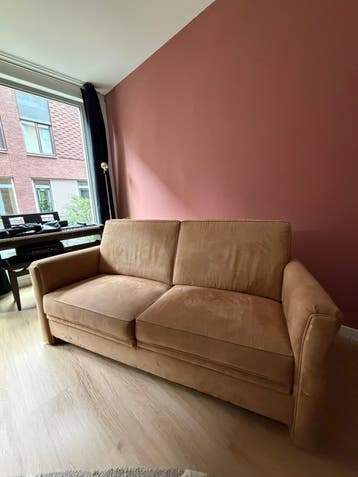 Comfortabele 2-zitsbank in warme bruine stof