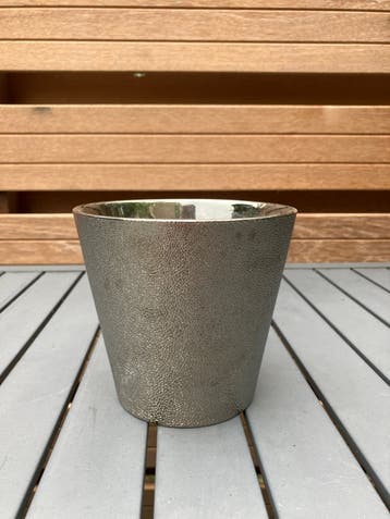 Zilverkleurig Bloempotje met Glanzende Binnenkant