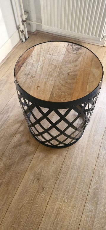 Rond tafeltje metaal/hout