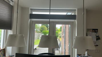 Hanglamp met drie witte kelken GRATIS