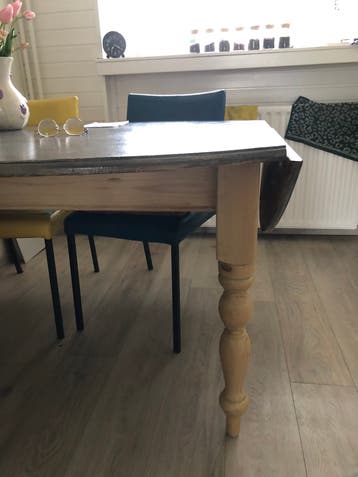 Massief  grenen eettafel met verleng delen