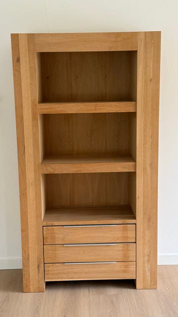 Eikenhouten kast met Lades