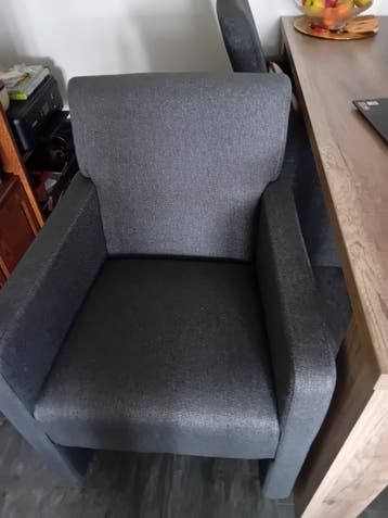 Gratis 4 Eetkamer stoelen met wielen