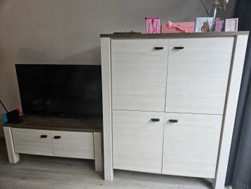 Gratis: tv-meubel en opbergkast
