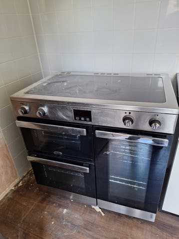 Fornuis 90 cm breed met werkende oven en 2/4 kookplaten