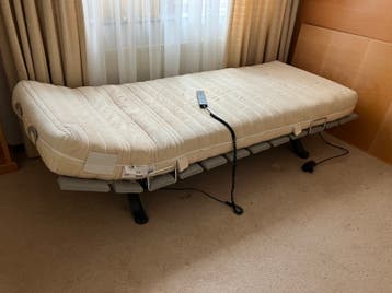 Electrisch verstelbaar bed