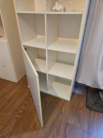 GRATIS Ikea ruime kast, buffetkast met deur